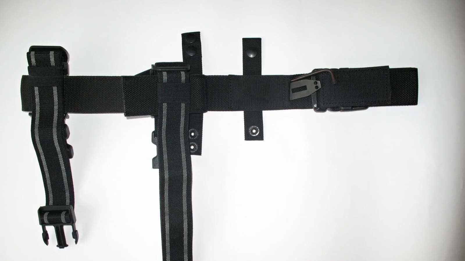 Bodák 805 – zadní pohled na pouzdro s závěsem