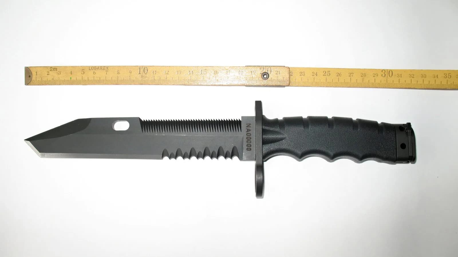 Bodák 805 – 3. varianta, čepel s pilovým ostřím, značení NA00000, pohled zpředu