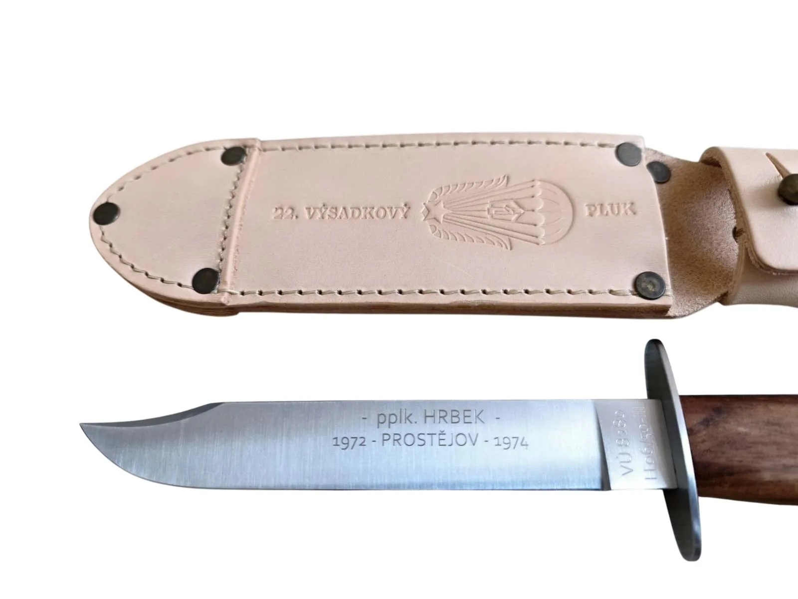 VO7 – Pamětní nože Červených baretů – pohled č. 8