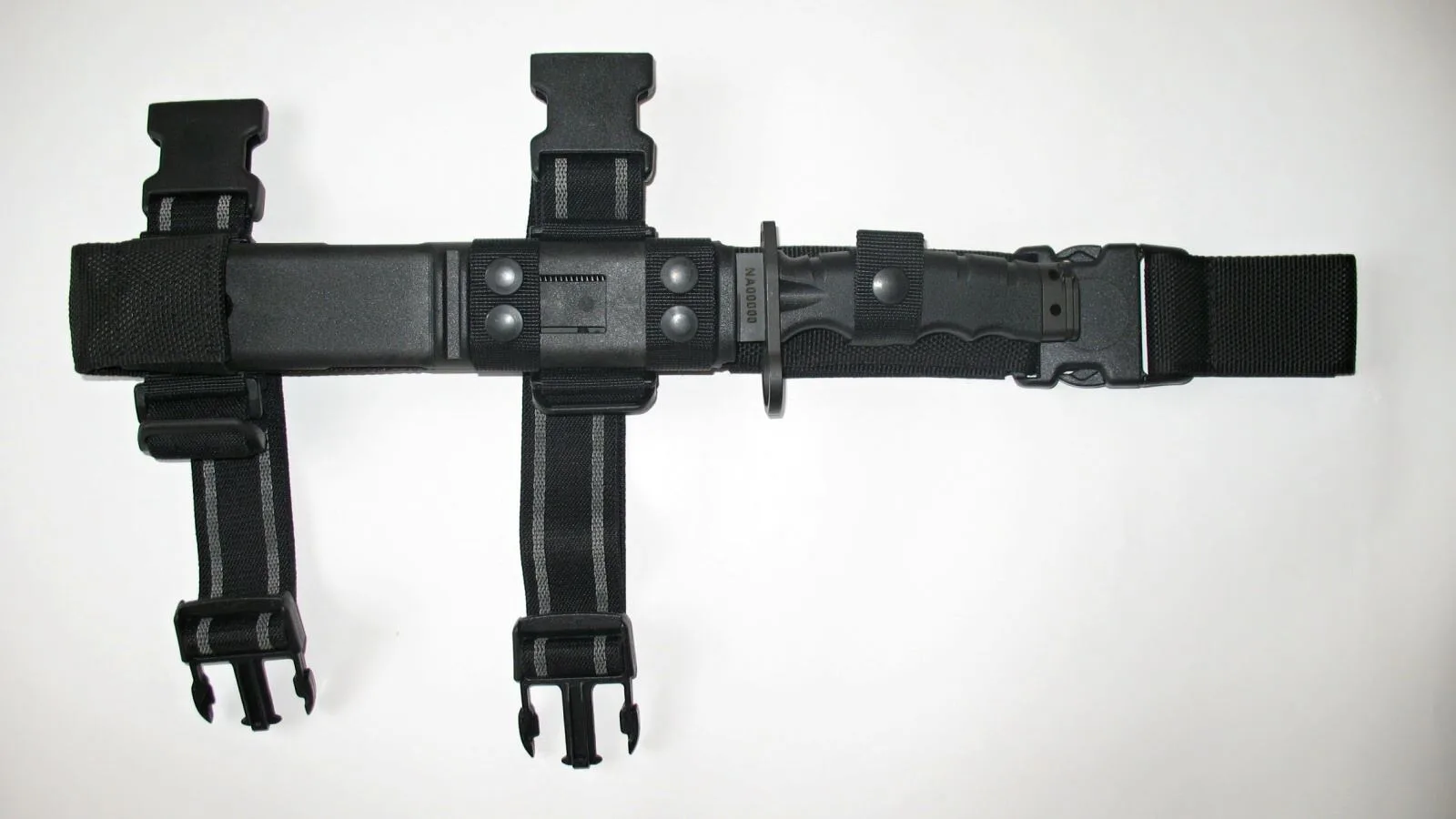 Bodák 805 – přední pohled na pouzdro s nylonový závěsem a přezkami