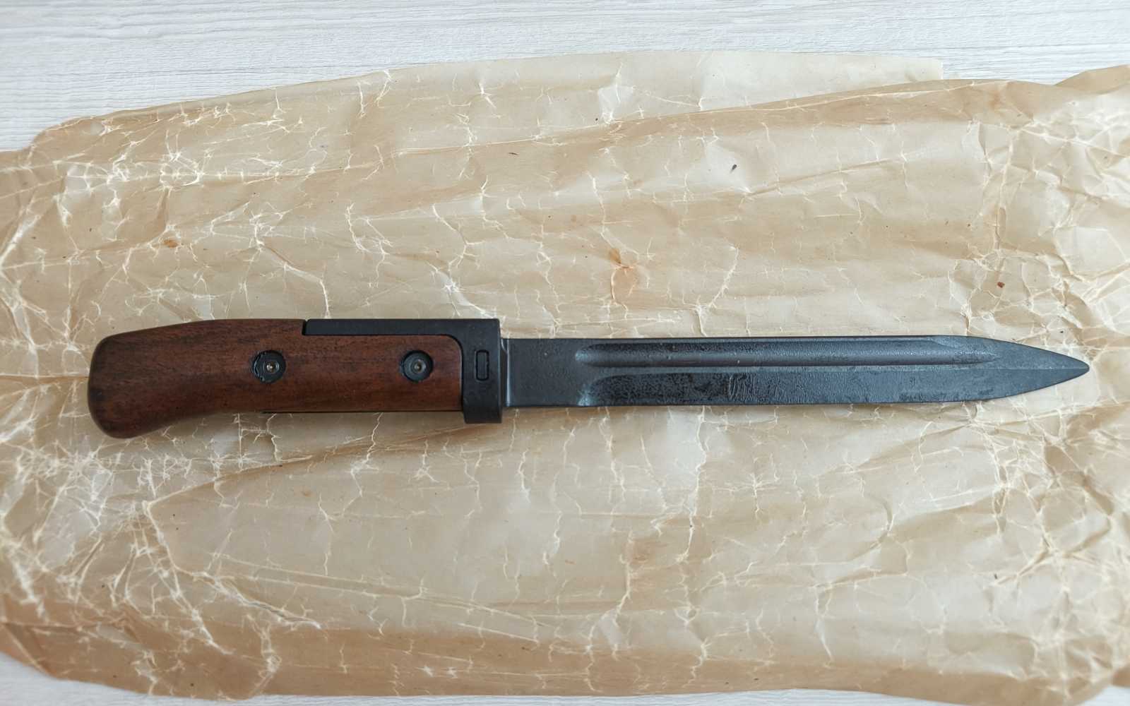 Bodák vz.58 – 1. varianta, zadní pohled na povoskovaném papíře