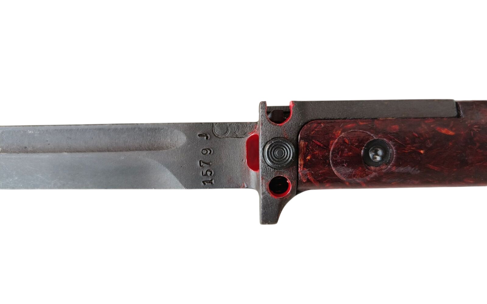 Bodák vz.58 – školní řez, detail záštity s oválnou vyfrézovanou dírou (horní strana)