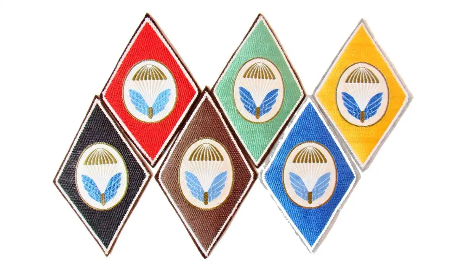 Para nášivka druhé řady – tkaná, bílý ovál, 1980–1988