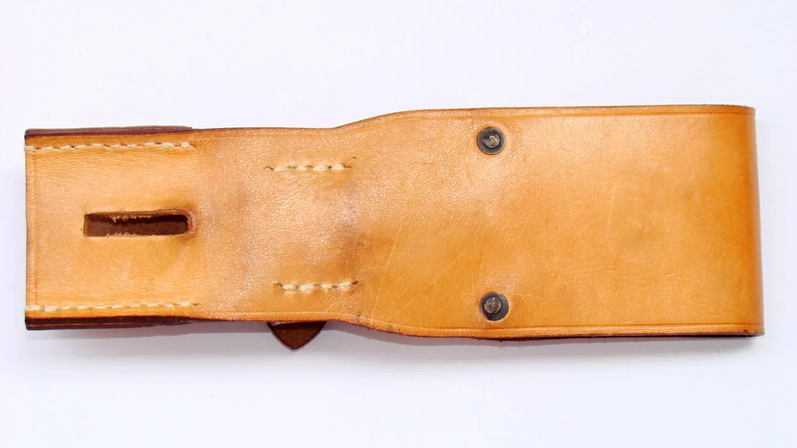 Pouzdro pro prototyp pro průzkumníky – kožený závěsník zezadu