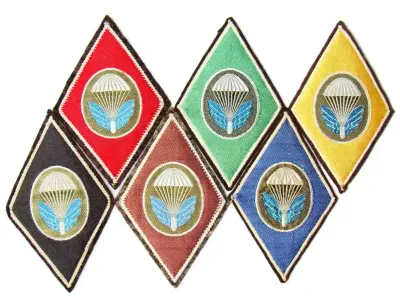 Para nášivka první řady – tkaná, hnědý ovál, 1960–1980