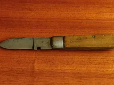 Signals knife