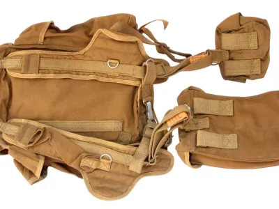 Paratrooper bag vz.61 – complete, rear view