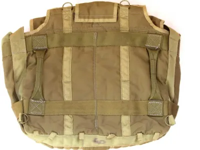 Torba pro výsadkáře vz.85 Šimík – komplet zezadu bez popruhů