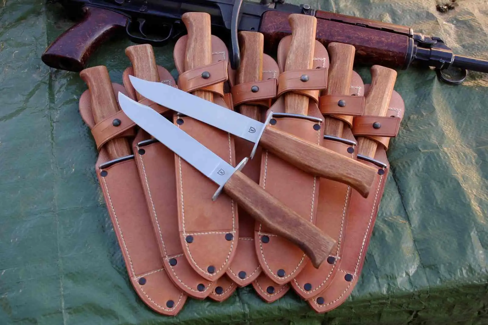 Replika nože VO-7 od Jaromíra Kotěry – pohled č. 1