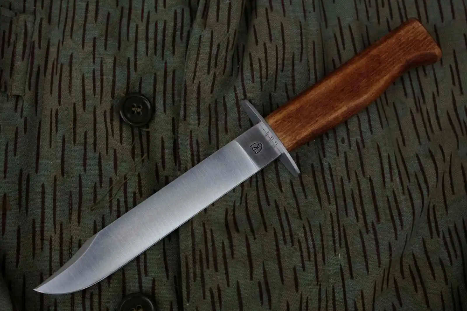 Replika nože VO-7 od Jaromíra Kotěry – pohled č. 2