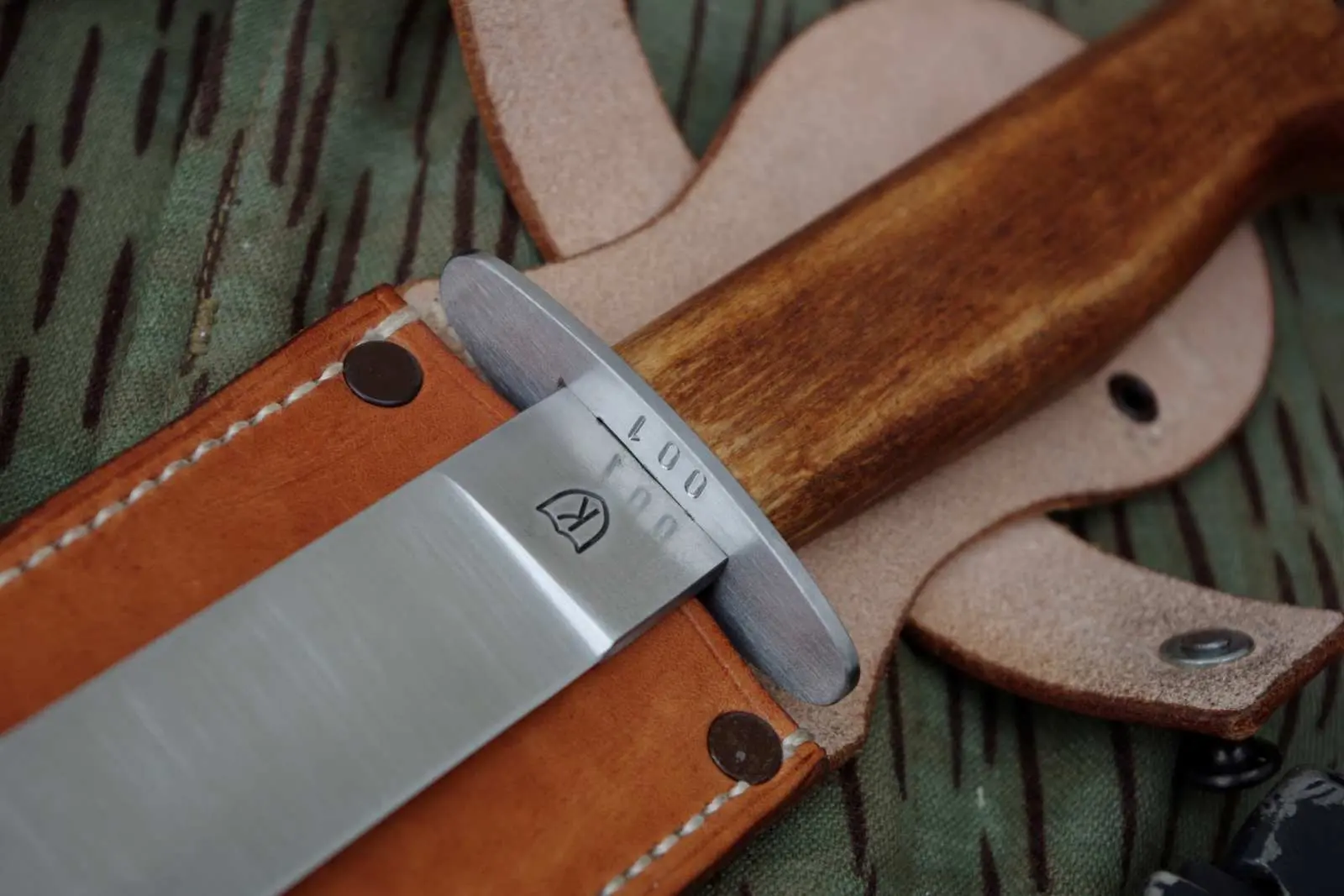 Replika nože VO-7 od Jaromíra Kotěry – pohled č. 3