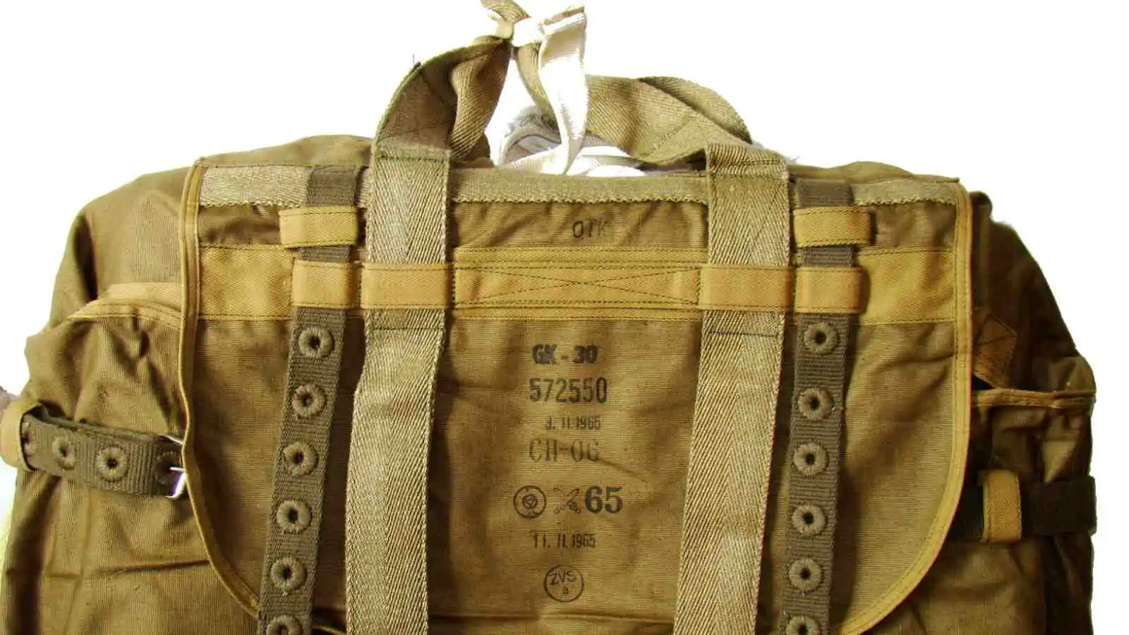 GK-30 cargo container – rope for suspension under parachute, loop detail