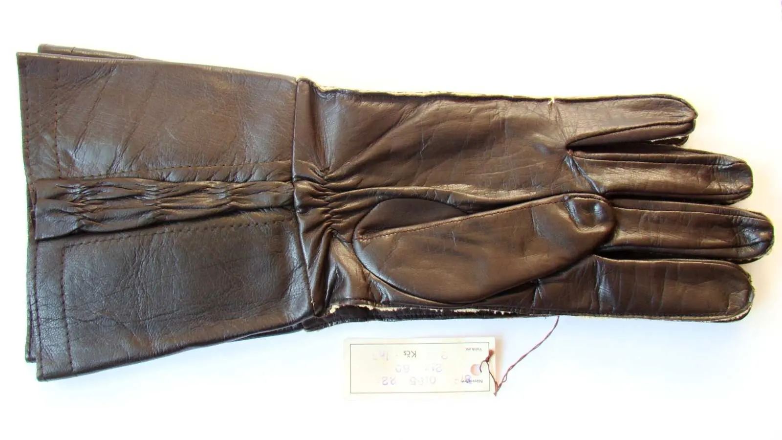 ČSLA leather paratrooper gloves – material detail