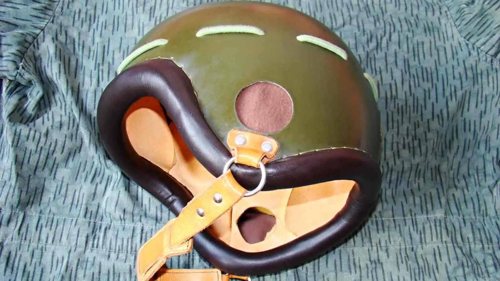 ČSLA paratrooper helmet first type – side view