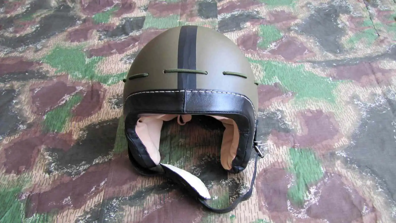 ČSLA paratrooper helmet second type – front view
