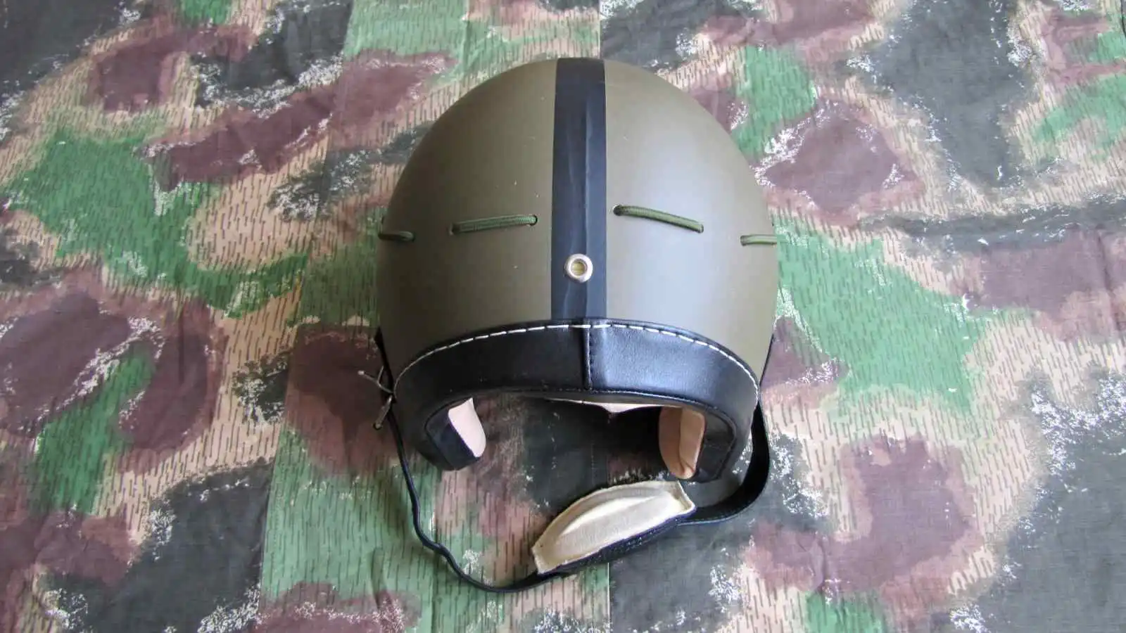 ČSLA paratrooper helmet second type – rear view