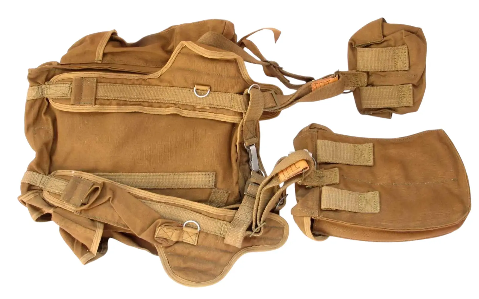 Paratrooper bag vz.61 – complete, rear view